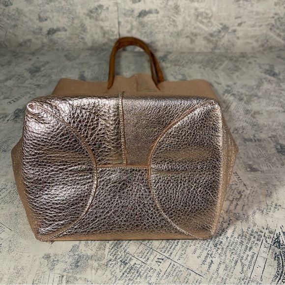 Basil Racuk Paper Bag Rose Gold Metallic Leather Tote - Picture 5 of 13